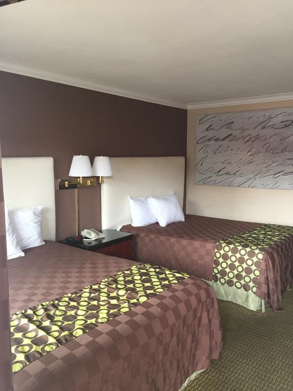 American Inn Стоктон Экстерьер фото